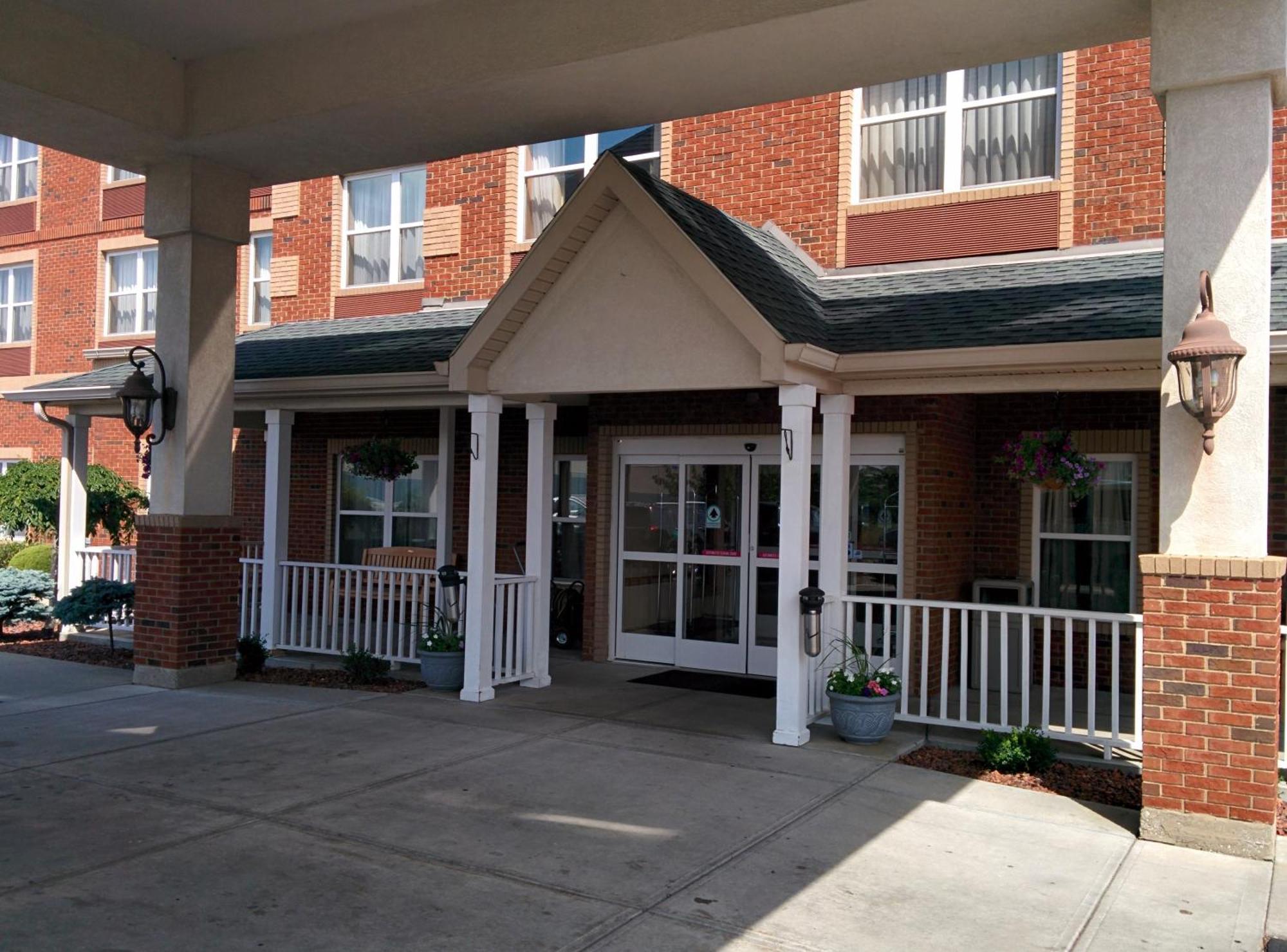 Hotel Country & By Radisson, Cincinnati Airport, Ky